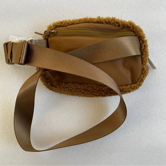 Lululemon Fleece Everywhere Belt Bag - Picture 7 of 9